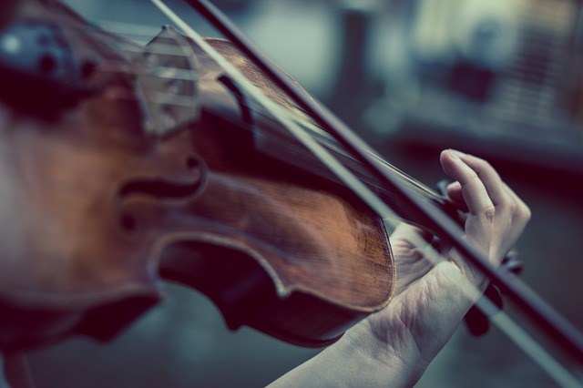 Kas daro muziką vaizduojamame vaizde