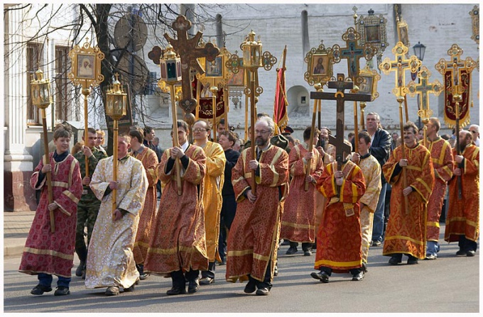 1 patarimas: procesija vyksta