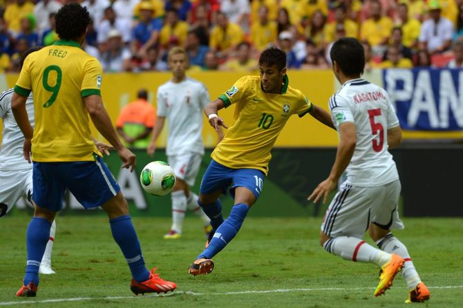 Kokios komandos žaidžia Brazilijos mundialjos 1/8 finale?