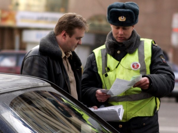 Kokios bausmės yra skirtos vairavimui be teisių